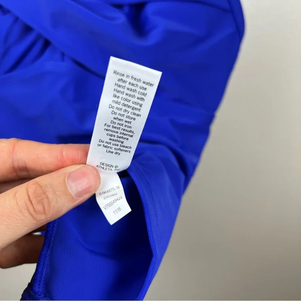 Athleta Twister Tankini Bathing Suit Swim Top Size 32 D/DD purplish blue NWOT